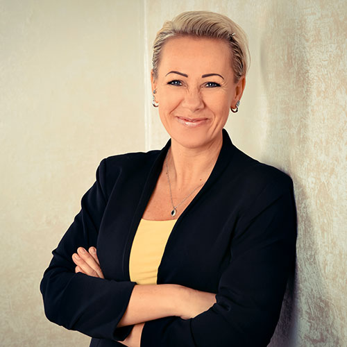 Nicole Hausmann - Vita